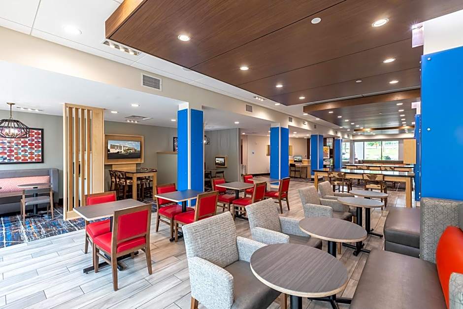 Holiday Inn Express & Suites Greenville S - Piedmont By IHG