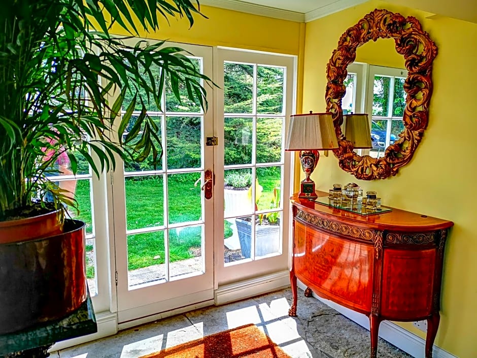 Cedar House Boutique B&B