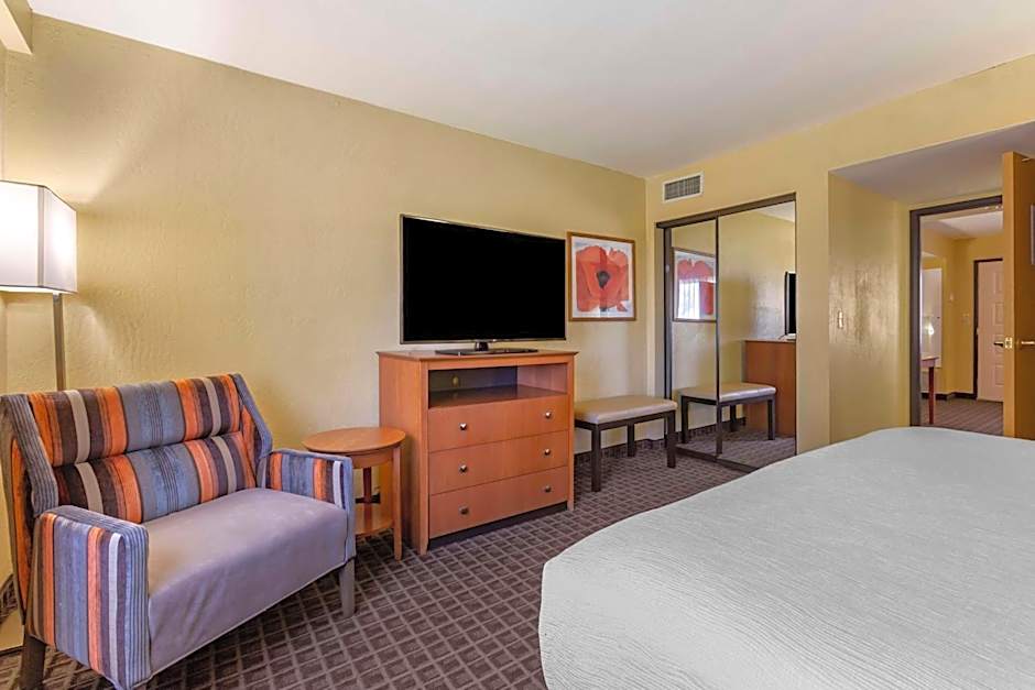 Best Western Plus Scottsdale Thunderbird Suites