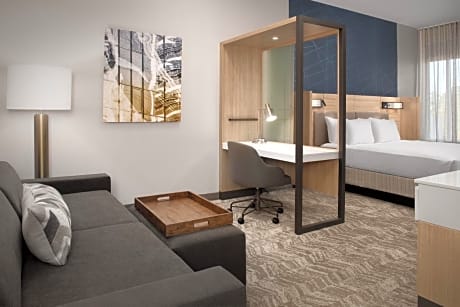 King Suite with Trundle Bed