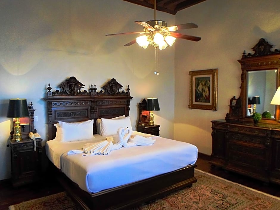Hotel Virrey De Mendoza