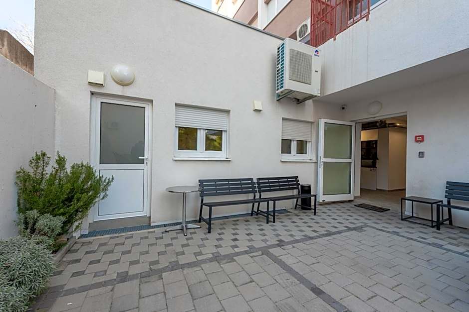 Hostel Elli