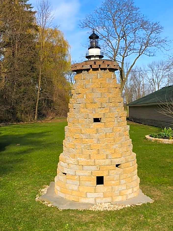 Niagara River Estate