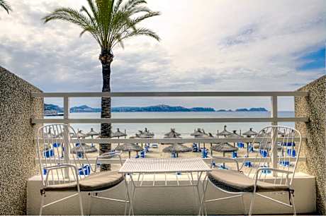 Double or Twin Room with Sea View