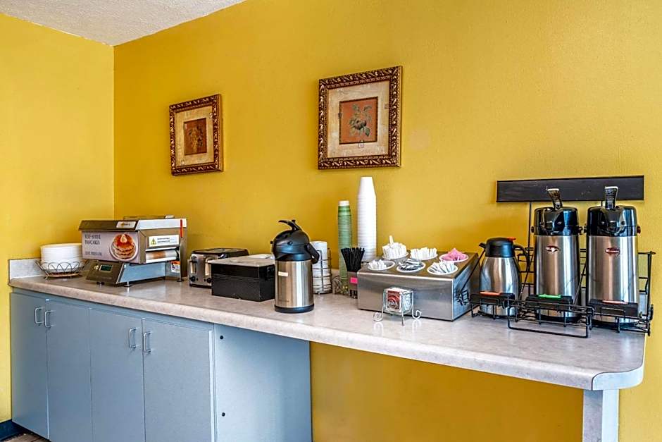 Econo Lodge near Missouri University of Science and Technology