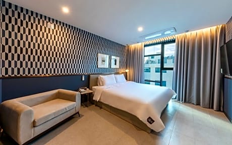 Brown-Dot Hotel Deokcheon