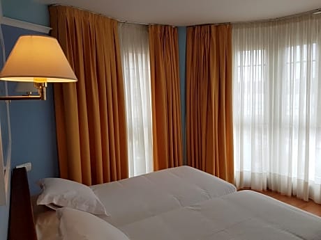 Double or Twin Room with Bay View