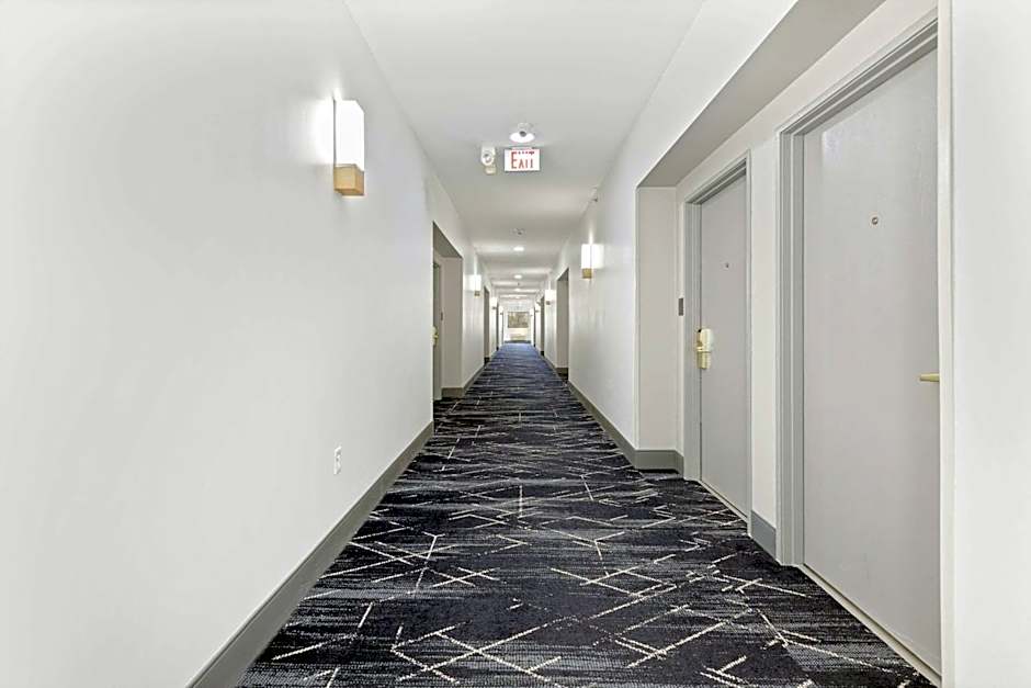 Comfort Suites Lombard - Addison