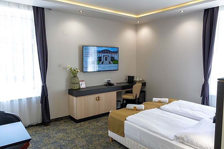 Hotel Garzon Plaza