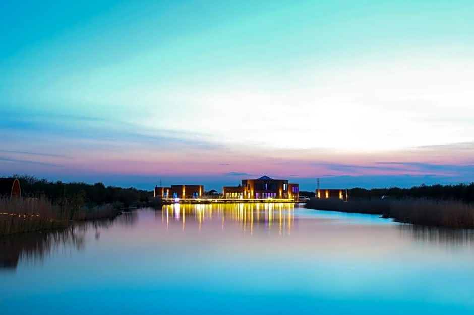 Lakeside Fishing Lodges