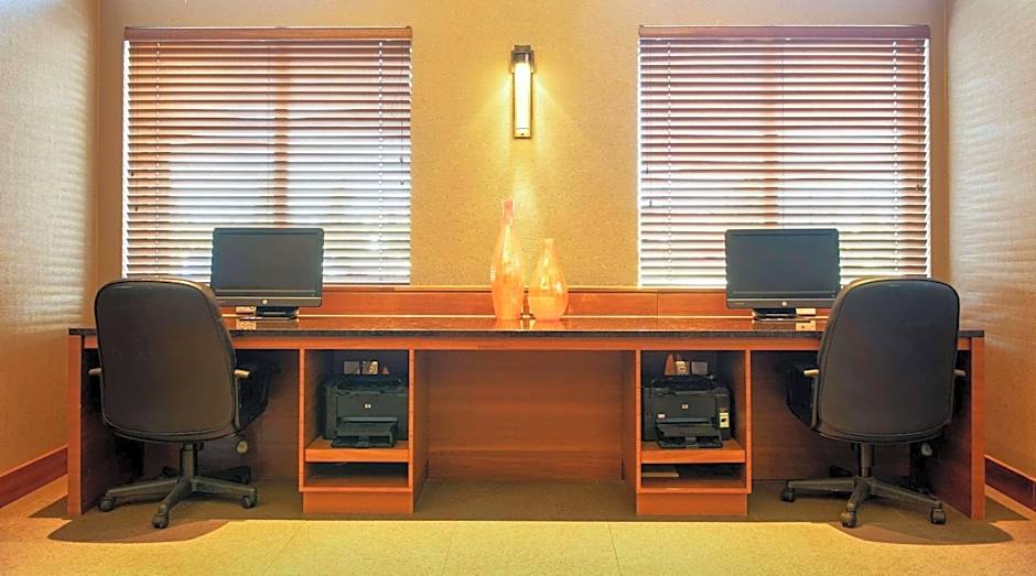 Radisson Hotel & Suites Fort Mcmurray