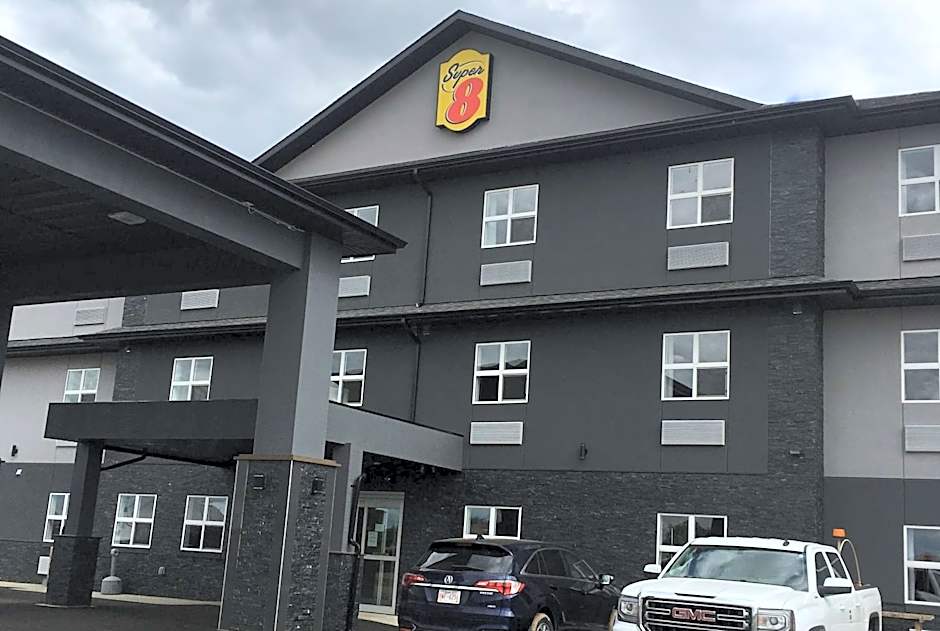 Super 8 by Wyndham Hardisty