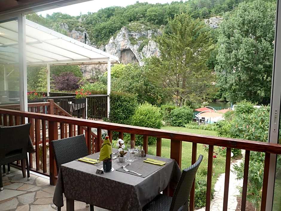 Hôtel Restaurant Les Falaises