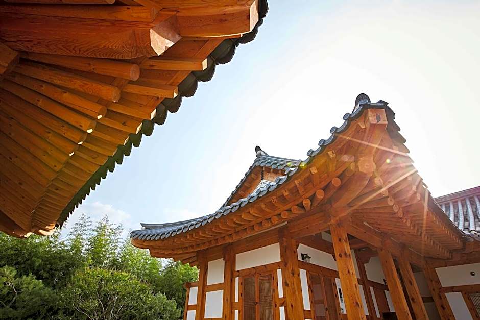 Hanok Hotel Namwonyechon By Kensington