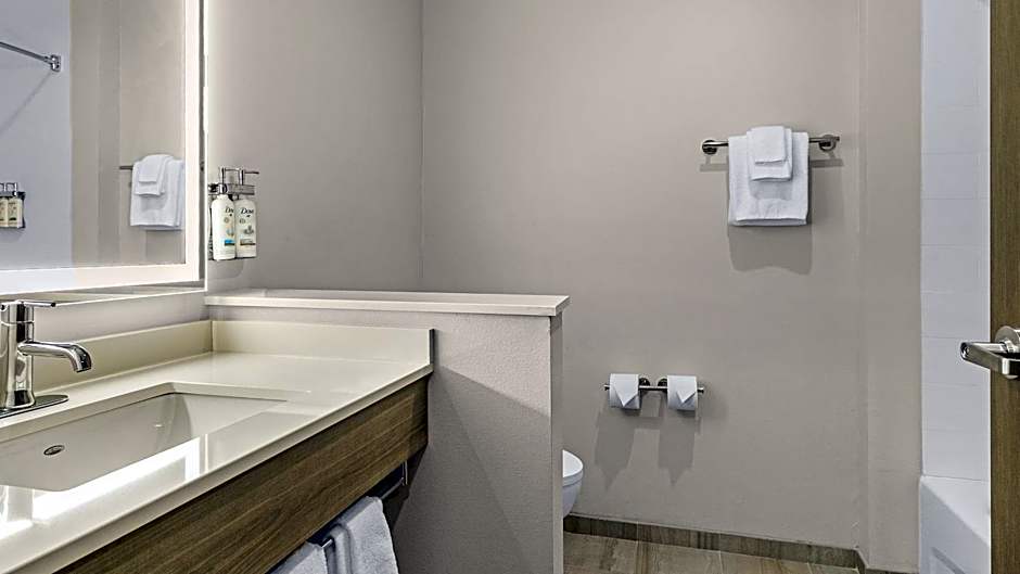 Holiday Inn Express And Suites Nokomis Sarasota South By IHG