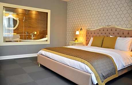 King Room with Pool View