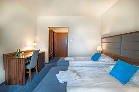 Twin Room with Bathroom