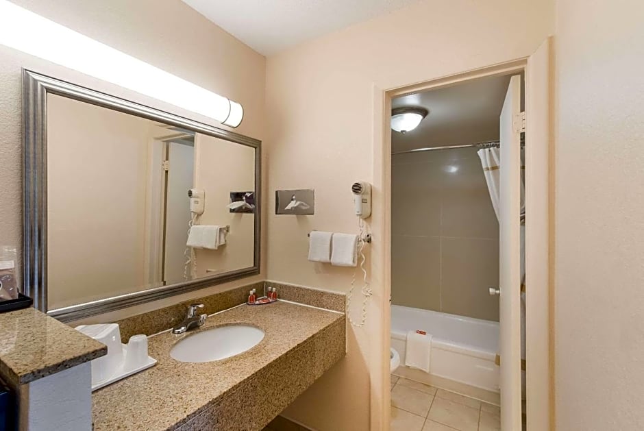 Econo Lodge North Washington
