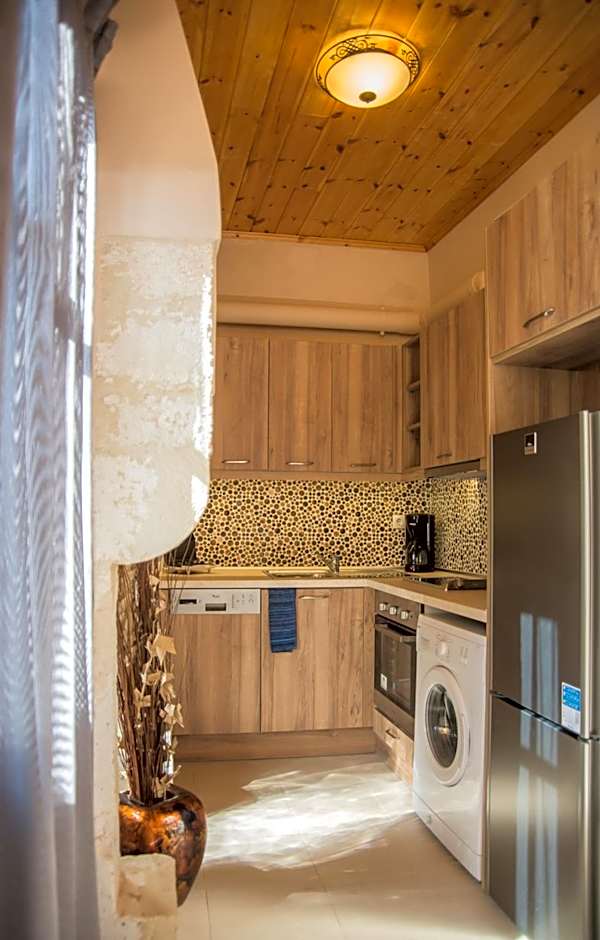 Porto Enetiko Suites