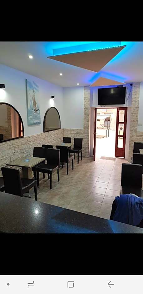 Buffet M Apartments and Rooms Obrovac