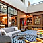 The Cincinnatian Hotel, Curio Collection by Hilton