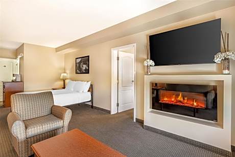 One-Bedroom Family Suite with One King, One Queen Bed and Sofa Bed - Non-Smoking