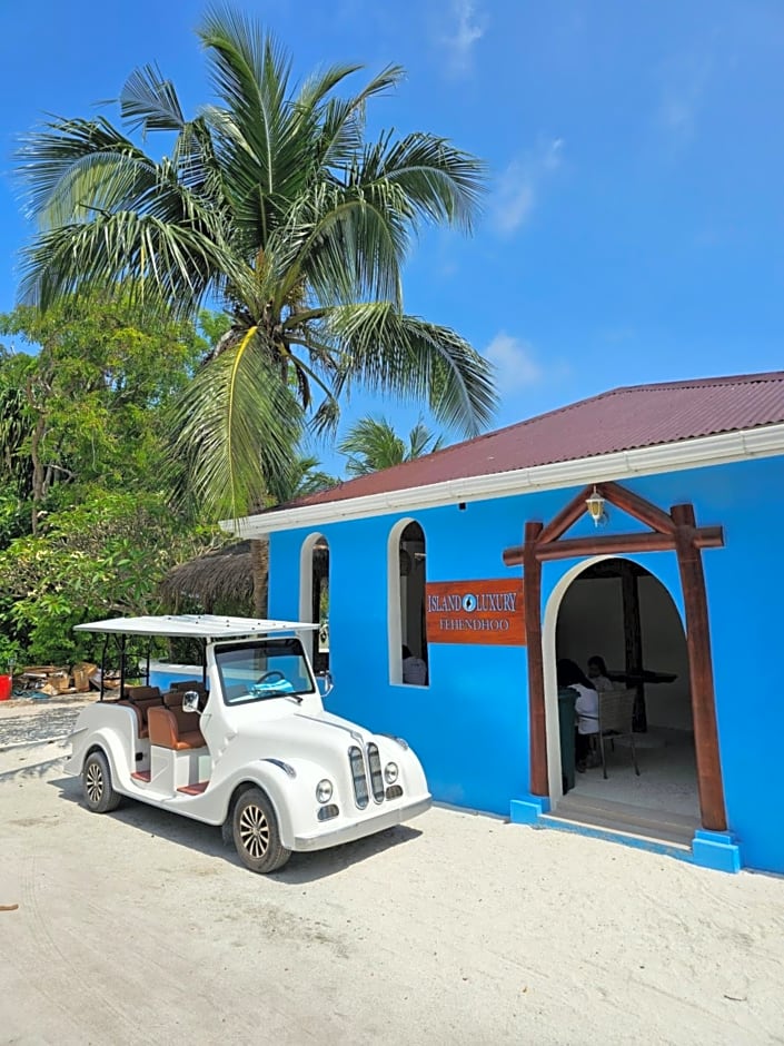 Island Luxury Fehendhoo