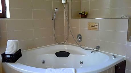 Superior Double Room with Spa Bath