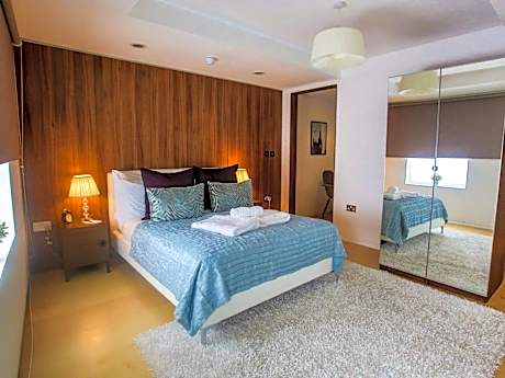 Starck Suite -Apartment (2 Adults + 1 Child)