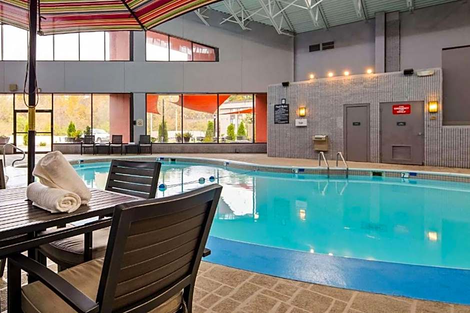 The Great Rivers, Ascend Hotel Collection