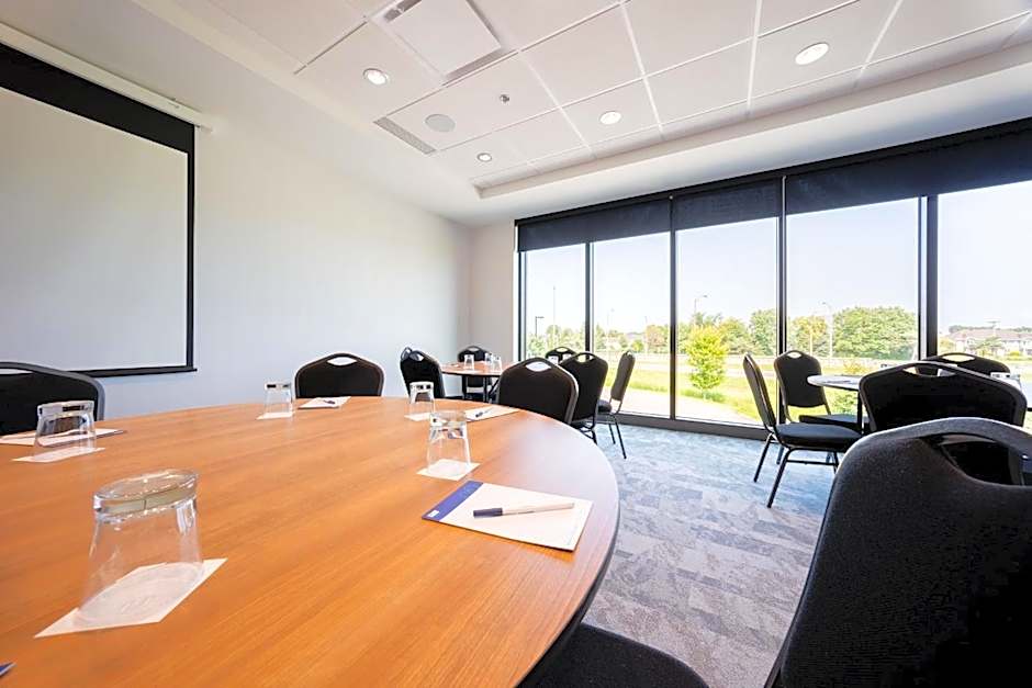 Holiday Inn Express & Suites Trois Rivieres Ouest By IHG