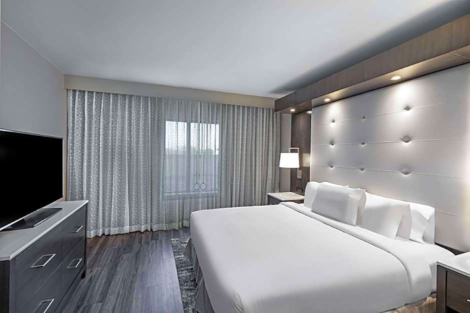 Photo 1 of 5 of 1 King Bed Suite, Hearing/Mobility Accessible