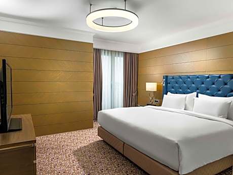 Suite with City View - Lounge Access