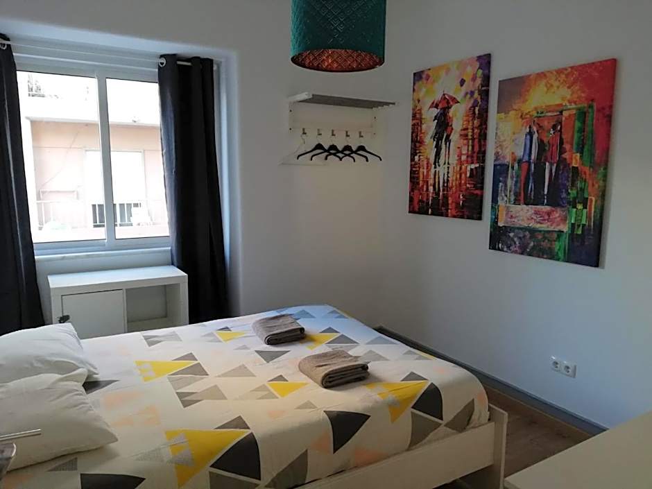 BED&SHOWER Moscavide -Self Check-In