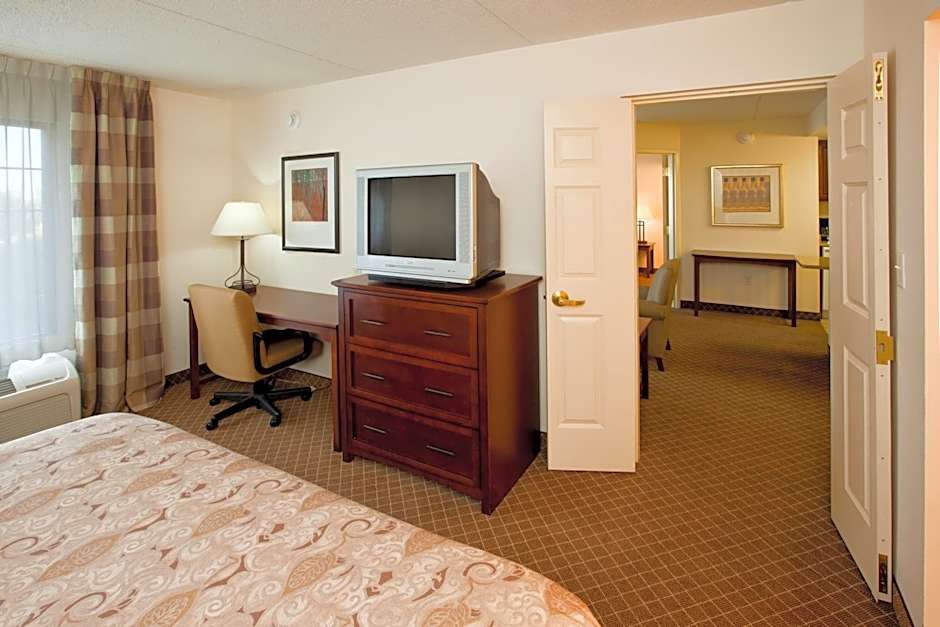 Staybridge Suites Indianapolis-Airport By IHG