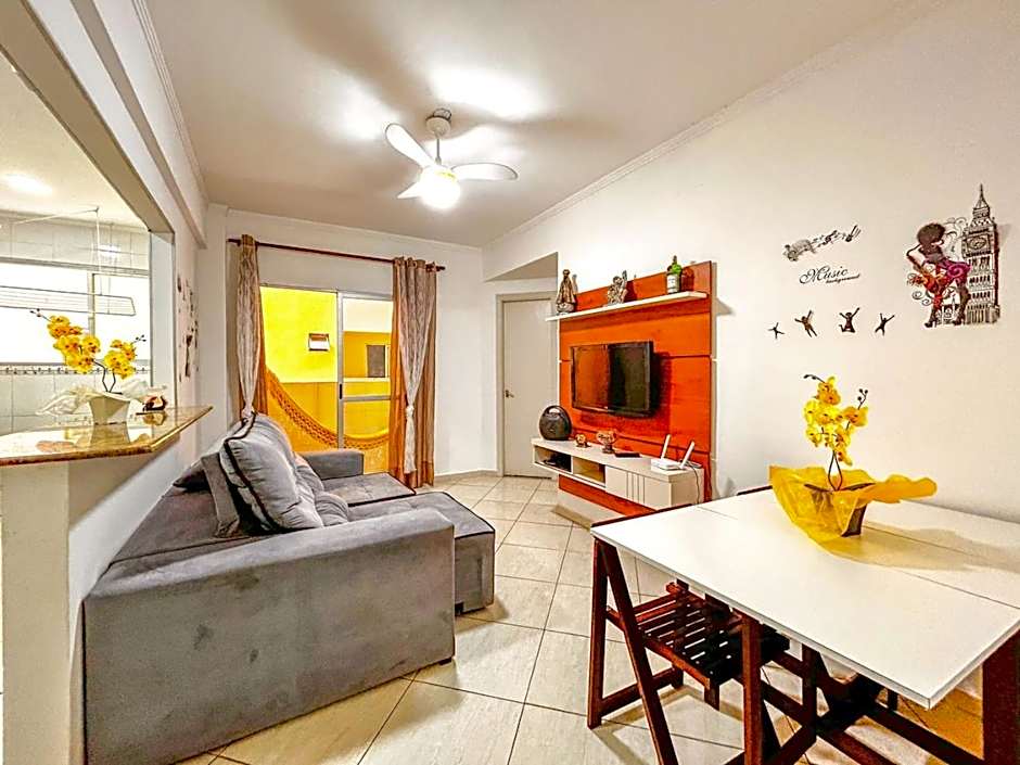 Apto a poucos metros da Praia do Gonzaguinha SP