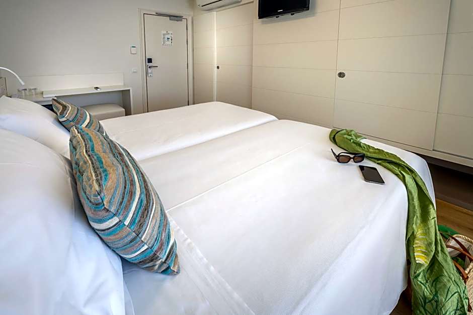 Monica Hotel