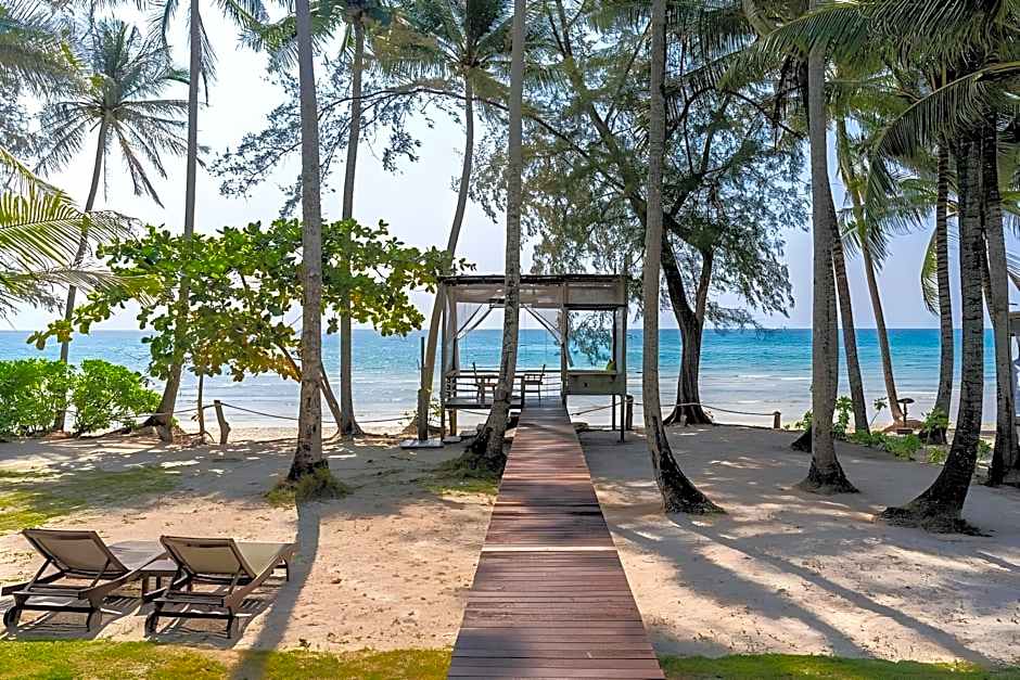 High Season Pool Villa & Spa