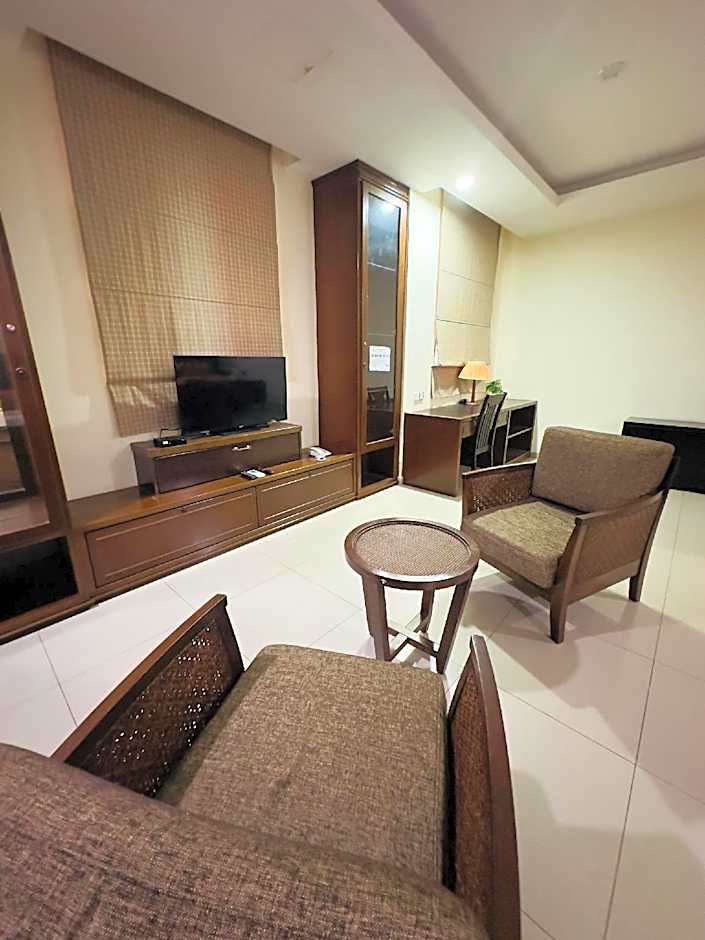 MAXWELL INN LUXURY HOTEL