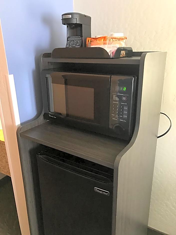 Days Inn & Suites by Wyndham East Flagstaff