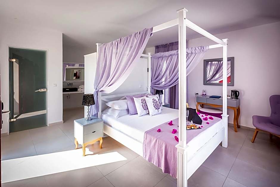 MAR n MAR CROWN HOTEL-SUITES