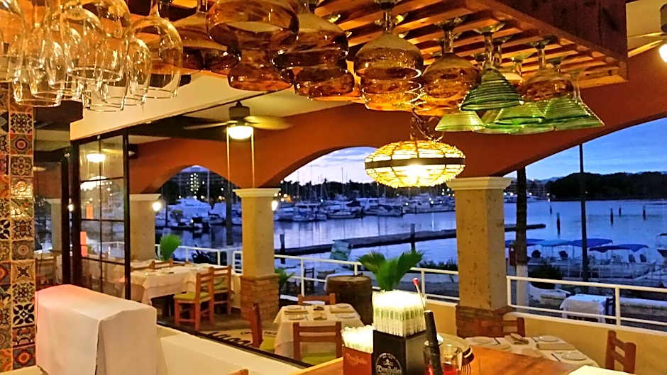 Marina Banderas Suites Hotel Boutique