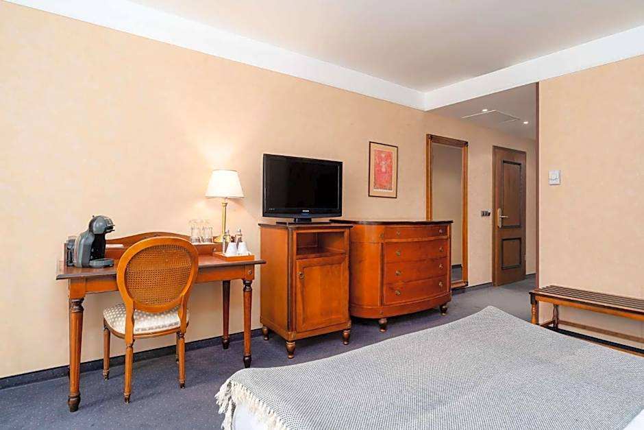 Festa Winter Palace Hotel