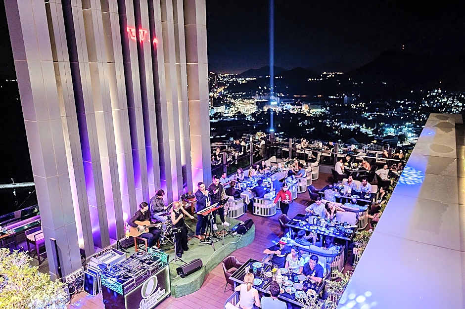 Oakwood Hotel & Residence Sri Racha