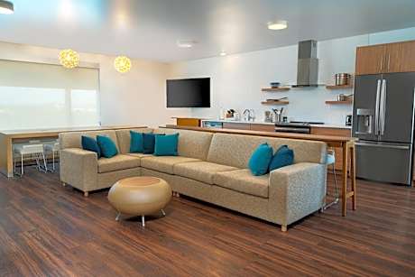 Studio Commons, 4 Bedroom Suite