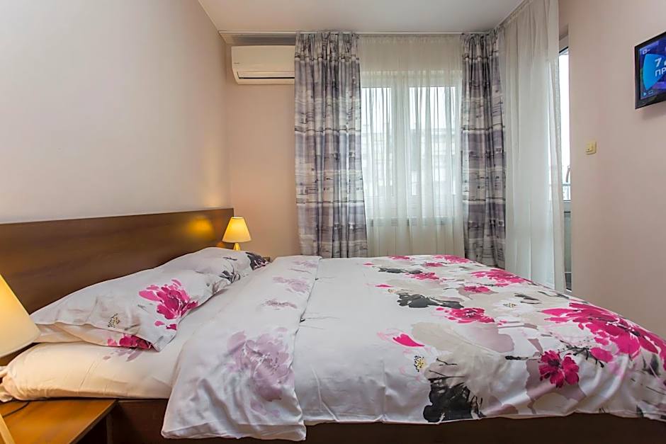 Sofia Central Hotel Apartments
