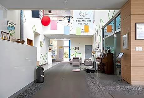 Unjae Life With Dog Pension