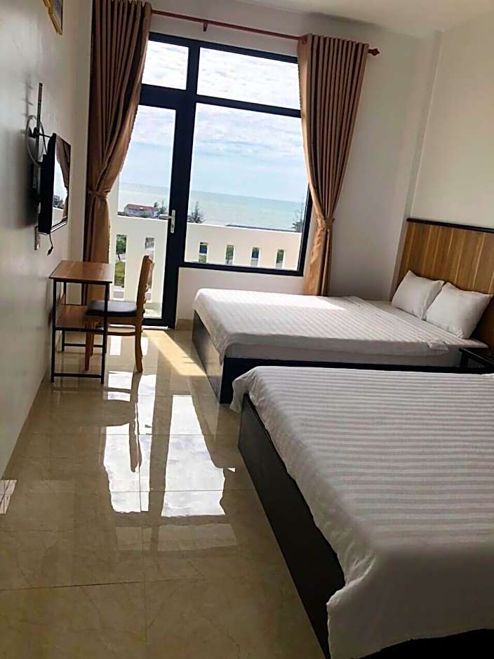MOON HOTEL