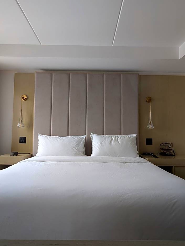 Bloom Mississauga, Tapestry Collection by Hilton