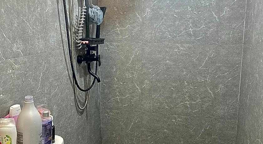 IV¿s Condo w/ Netflix, Wifi & Karaoke